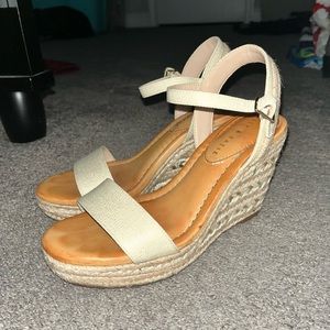 Kelly & Katie wedge sandals size 7.5